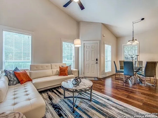 30 Chapel Hill San Antonio, TX 78240