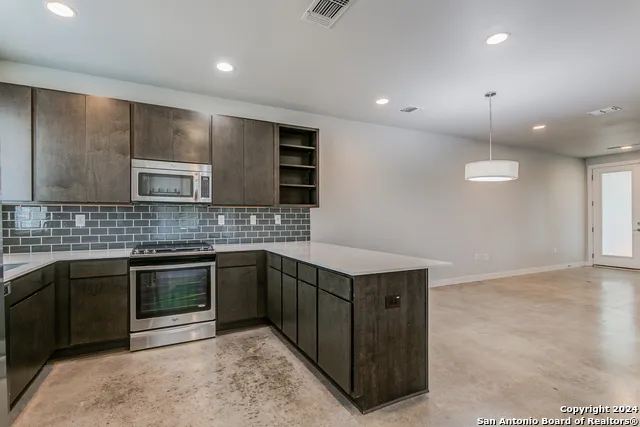 330 Clay Unit 24 San Antonio, TX 78204
