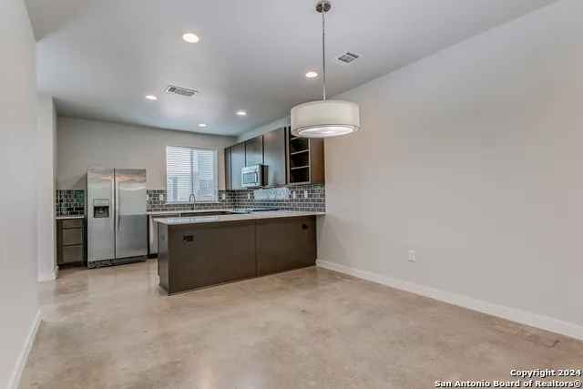330 Clay Unit 24 San Antonio, TX 78204
