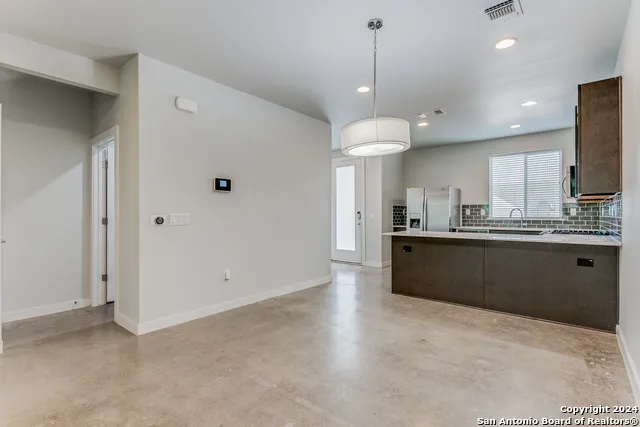 330 Clay Unit 24 San Antonio, TX 78204