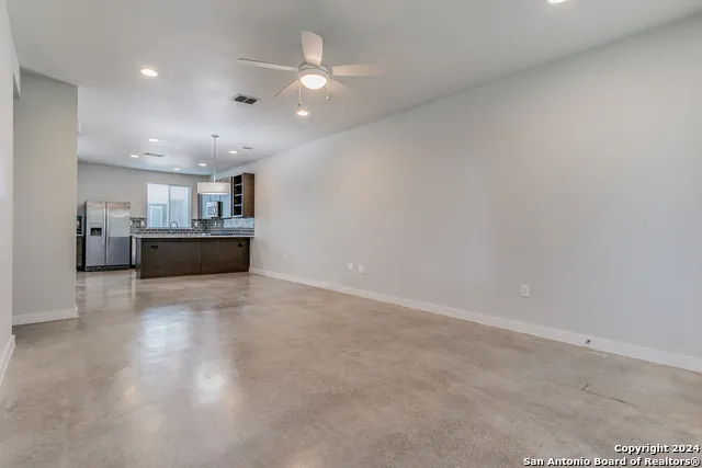 330 Clay Unit 24 San Antonio, TX 78204