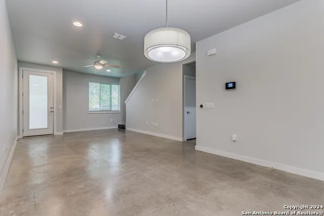 330 Clay Unit 24 San Antonio, TX 78204