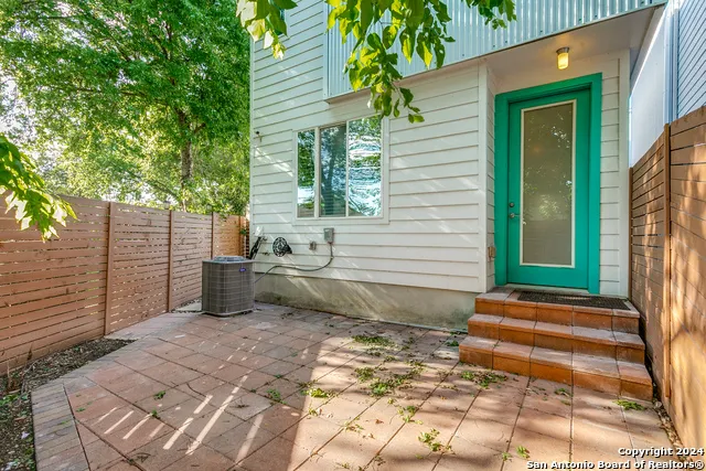 330 Clay Unit 24 San Antonio, TX 78204