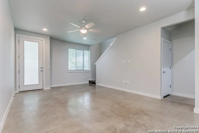 330 Clay Unit 24 San Antonio, TX 78204