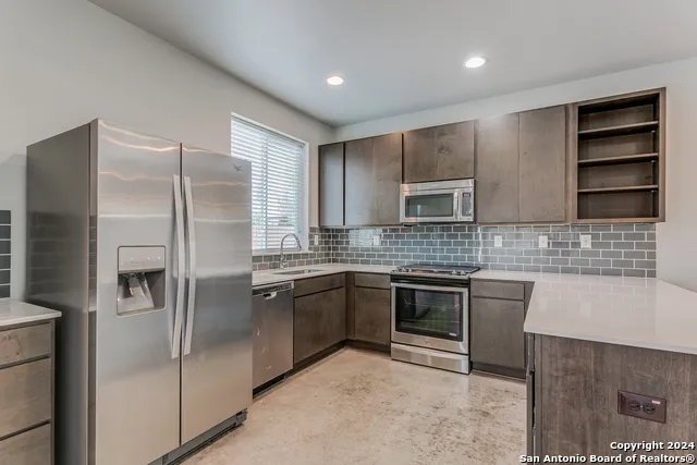 330 Clay Unit 24 San Antonio, TX 78204