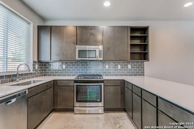 330 Clay Unit 24 San Antonio, TX 78204