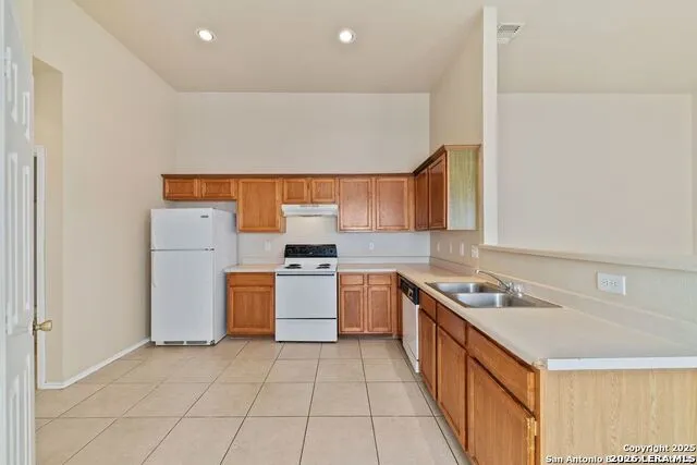 7379 Longing Trail Unit 1 San Antonio, TX 78244