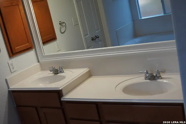 12315 Fleming Surf San Antonio, TX 78249