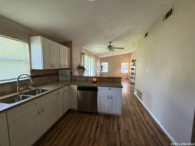 438 Sumner Dr. San Antonio, TX 78209