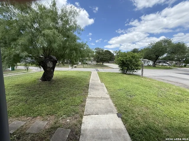 438 Sumner Dr. San Antonio, TX 78209