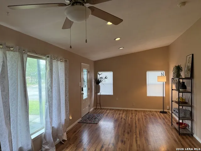 438 Sumner Dr. San Antonio, TX 78209