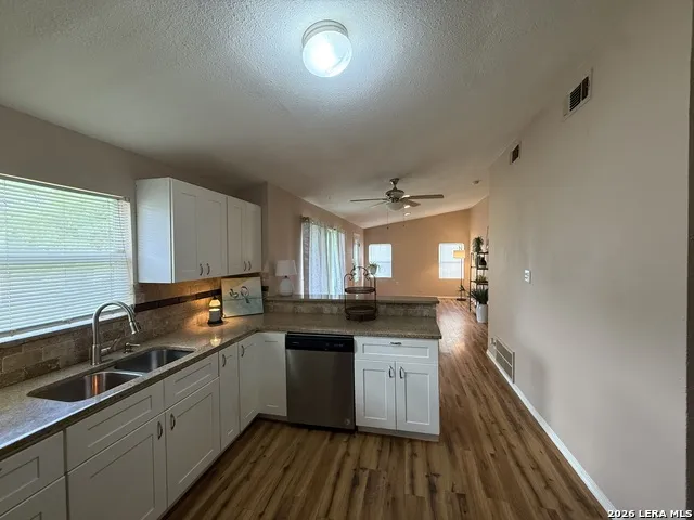 438 Sumner Dr. San Antonio, TX 78209