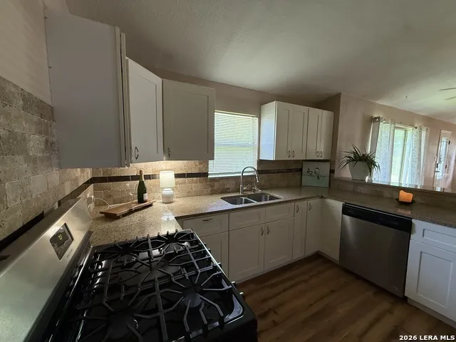 438 Sumner Dr. San Antonio, TX 78209