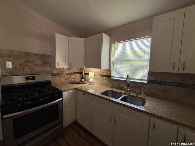 438 Sumner Dr. San Antonio, TX 78209