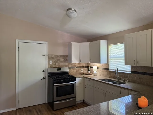 438 Sumner Dr. San Antonio, TX 78209