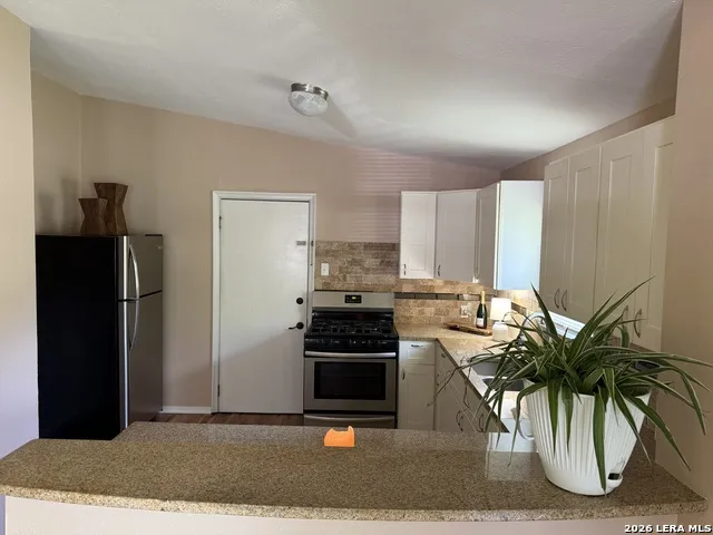 438 Sumner Dr. San Antonio, TX 78209