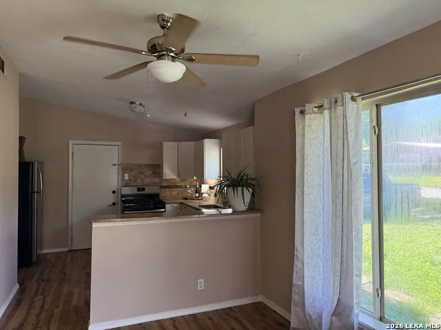 438 Sumner Dr. San Antonio, TX 78209
