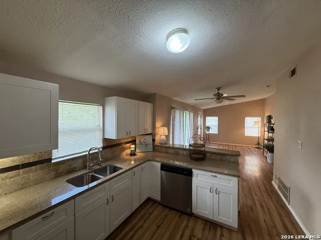 438 Sumner Dr. San Antonio, TX 78209