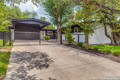 8730 Sagebrush Ln