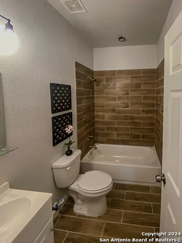 143 LUCAS ST Unit 201 San Antonio, TX 78209