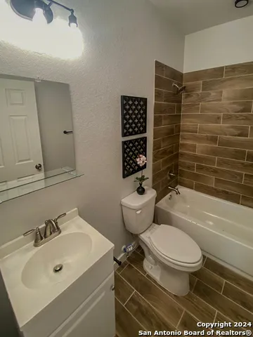 143 LUCAS ST Unit 201 San Antonio, TX 78209