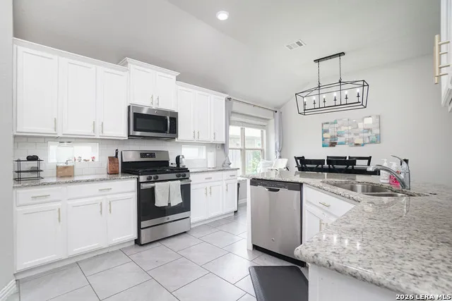 10309 Hoot Owl Schertz, TX 78154