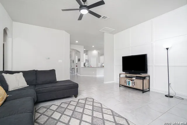 10309 Hoot Owl Schertz, TX 78154