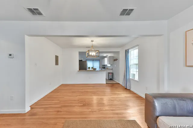 2006 HAYS ST San Antonio, TX 78202