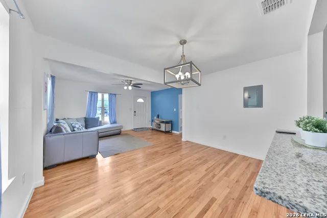 2006 HAYS ST San Antonio, TX 78202