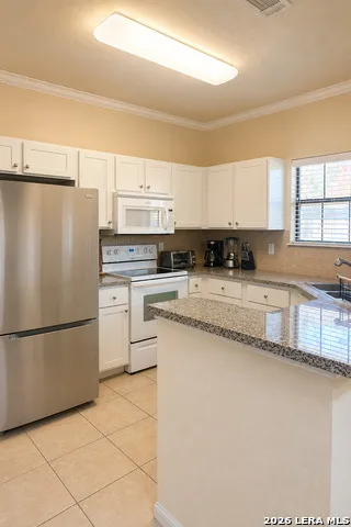 6160 Eckhert Unit 804 San Antonio, TX 78240