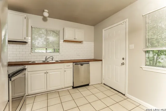 738 Sterling Drive San Antonio, TX 78220