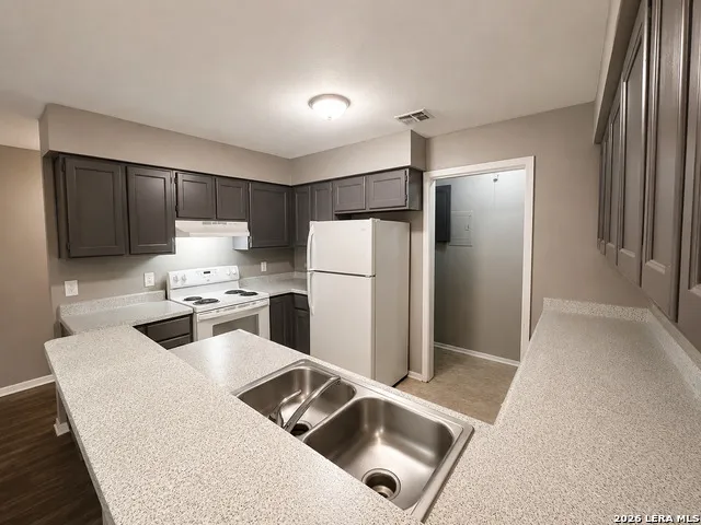 4704 Oakfield Way San Antonio, TX 78250