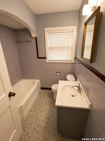 463 BRYN MAWR DR San Antonio, TX 78209