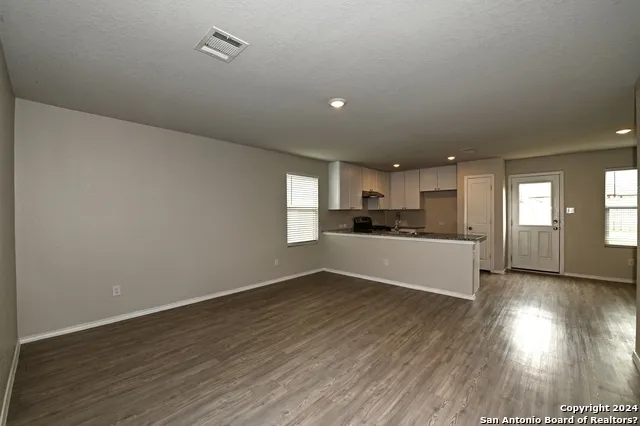 7927 DOVERS DEN San Antonio, TX 78253