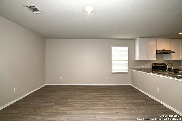 7927 DOVERS DEN San Antonio, TX 78253