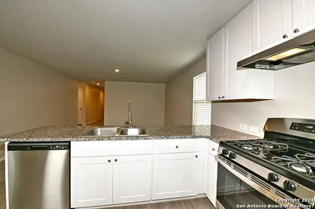 7927 DOVERS DEN San Antonio, TX 78253