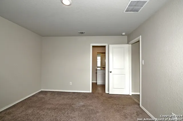 7927 DOVERS DEN San Antonio, TX 78253