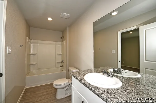 7927 DOVERS DEN San Antonio, TX 78253