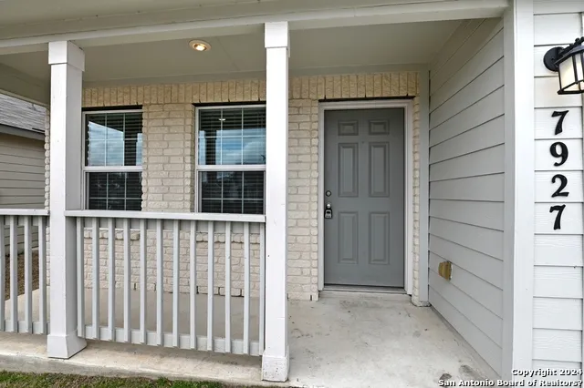 7927 DOVERS DEN San Antonio, TX 78253