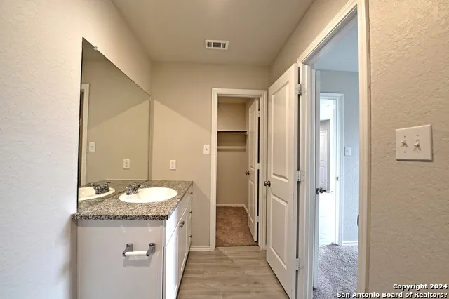 7927 DOVERS DEN San Antonio, TX 78253