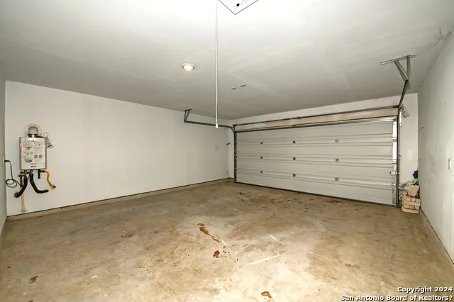 7927 DOVERS DEN San Antonio, TX 78253