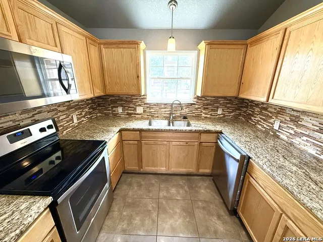 7243 Hardesty San Antonio, TX 78250