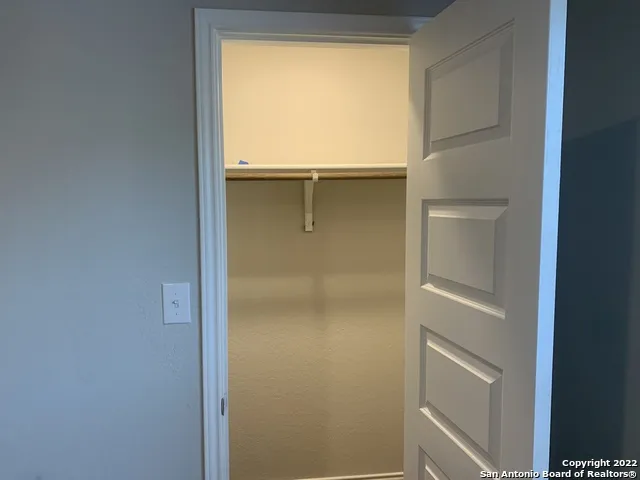 2172 Darst Dr Seguin, TX 78155
