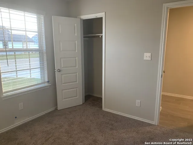 2172 Darst Dr Seguin, TX 78155