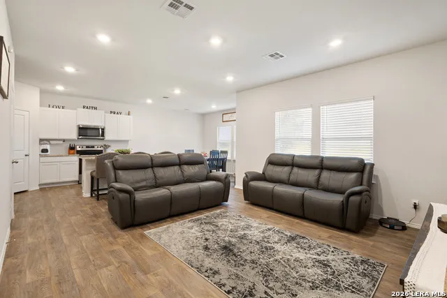20523 LORENA XING San Antonio, TX 78264