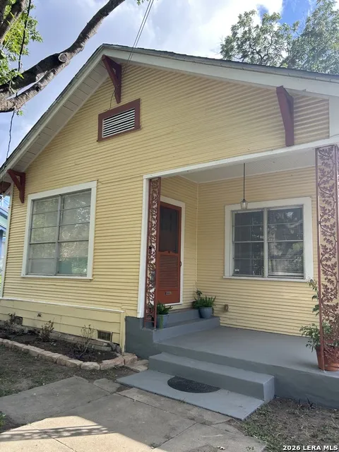 810 E Guenther San Antonio, TX 78210