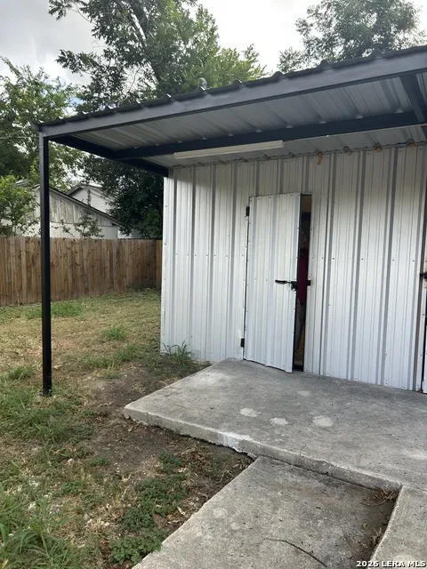 810 E Guenther San Antonio, TX 78210