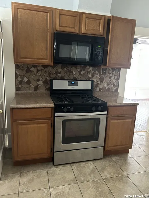 810 E Guenther San Antonio, TX 78210