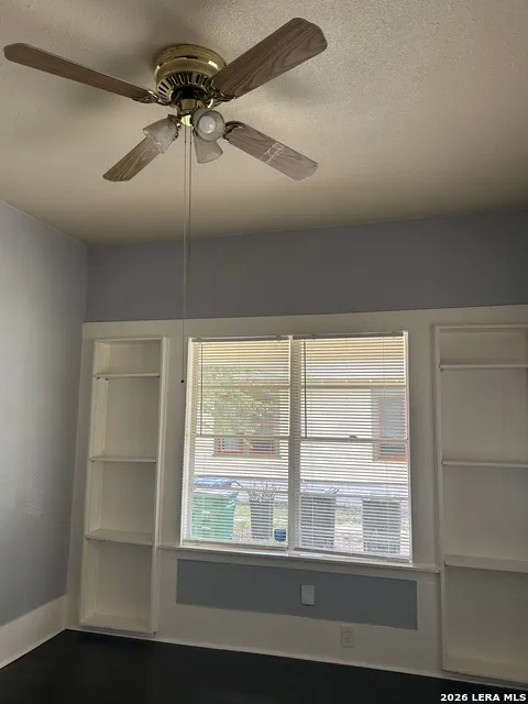 810 E Guenther San Antonio, TX 78210