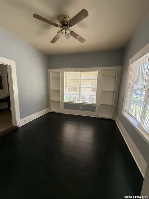 810 E Guenther San Antonio, TX 78210